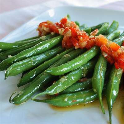 Garlicky, Spicy and Sesamey Green Beans - RecipeNode.com