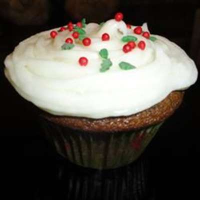 Gingerbread Cupcakes with Cream Cheese Frosting - RecipeNode.com