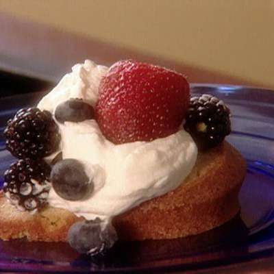 Grandmother Paula's Sour Cream Pound Cake - RecipeNode.com