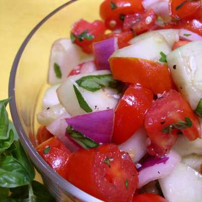 Healthy Cucumber-Tomato Salad - RecipeNode.com