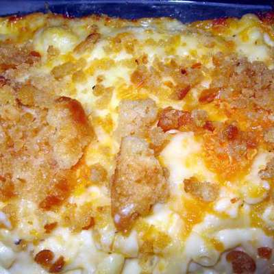Home Style Macaroni and Cheese W. Sweet Roll Bread Crumb Topping - RecipeNode.com