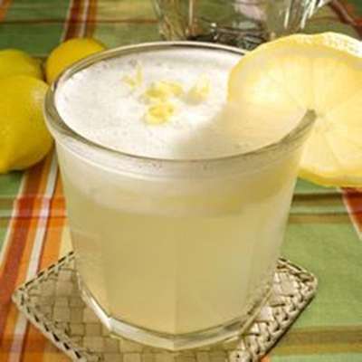 Icy Blender Lemonade - RecipeNode.com
