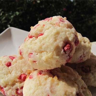 INCREDIBLE Raspberry Cheesecake Cookies - RecipeNode.com