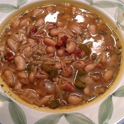 Italian White Bean and Pancetta Soup - RecipeNode.com