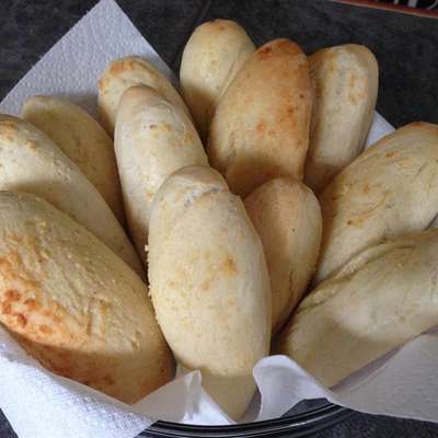 Kim's Garlic Breadsticks - RecipeNode.com