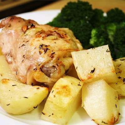 Lebanese Chicken and Potatoes - RecipeNode.com