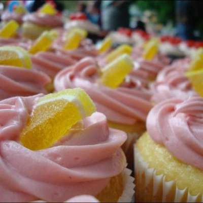 Lemonade Cupcakes - RecipeNode.com