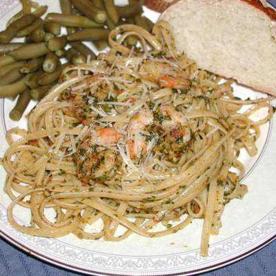 Linguini with Shrimp and Tomato Hazelnut Pesto - RecipeNode.com