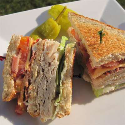 Lorraine's Club Sandwich - RecipeNode.com