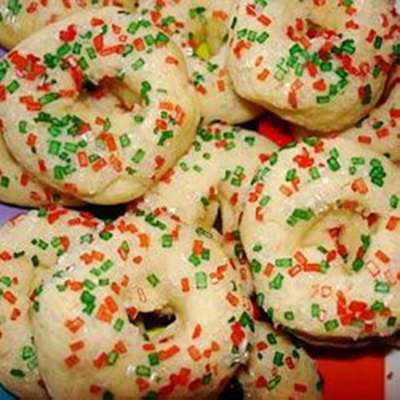 Mexican Cookie Rings - RecipeNode.com