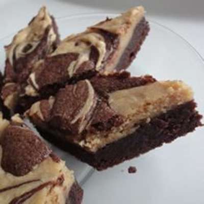 Michelle's Peanut Butter Marbled Brownies - RecipeNode.com
