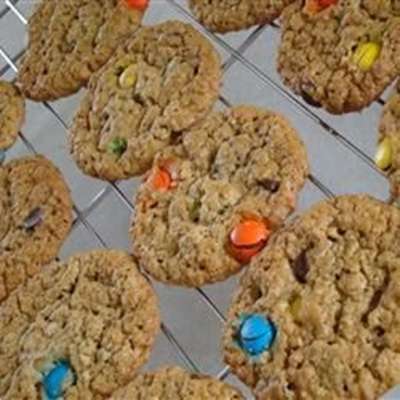 Monster Cookies II - RecipeNode.com