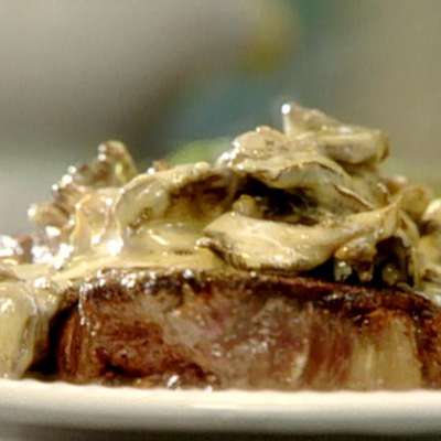New York Strip Steak with Brandied Mushrooms and Fresh Thyme - RecipeNode.com