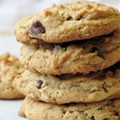 Outrageous Chocolate Chip Cookies - RecipeNode.com