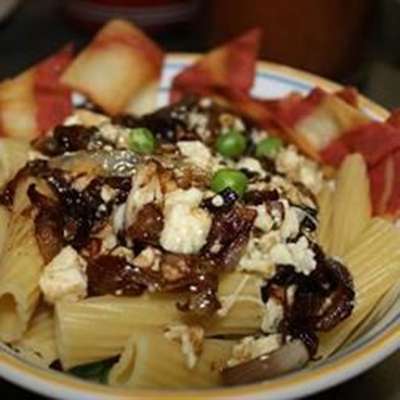 Pasta with Gorgonzola and Sweet Onion - RecipeNode.com