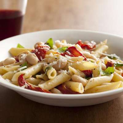 Penne with Roasted Tomatoes, Garlic, and White Beans - RecipeNode.com