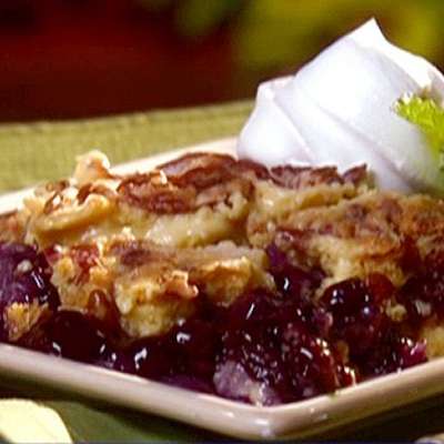 Pineapple Blueberry Crunch Cake - RecipeNode.com