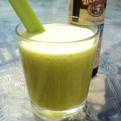 Pineapple, Ginger, Celery and Flax Juice (For the Juicer) - RecipeNode.com