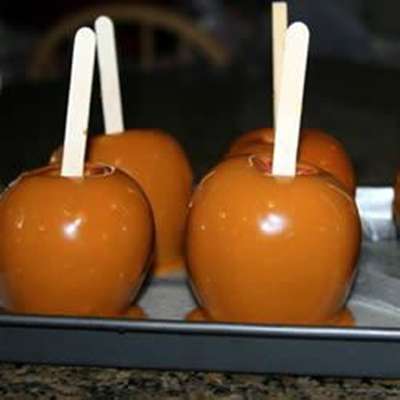 Plain Caramel Apples - RecipeNode.com