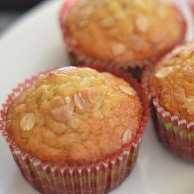 Quick and Easy Oatmeal Muffins - RecipeNode.com
