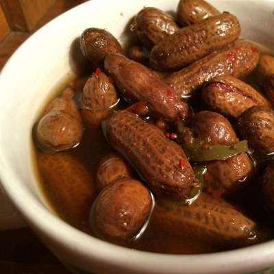 Rachael's Superheated Cajun Boiled Peanuts - RecipeNode.com