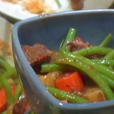 Red Wine Beef Stew with Potatoes and Green Beans - RecipeNode.com