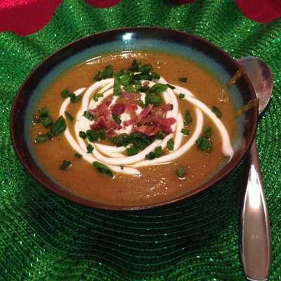 Roasted Butternut Squash Soup with Apples and Bacon - RecipeNode.com