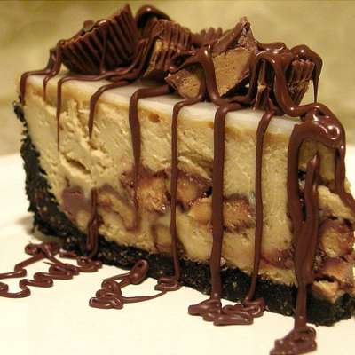 Ruggles Reese's Peanut Butter Cup Cheesecake - RecipeNode.com