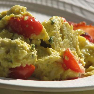 Scrambled Eggs With Fines Herbes and Tomatoes - RecipeNode.com
