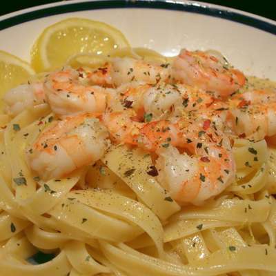 Seafood Linguini With White Wine Sauce - RecipeNode.com