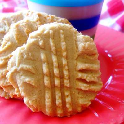 Soft Peanut Butter Cookies - RecipeNode.com