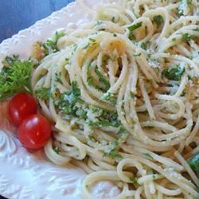 Spaghetti Aglio e Olio - RecipeNode.com
