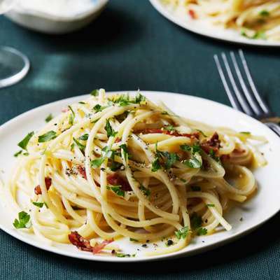 Spaghetti alla Carbonara - RecipeNode.com