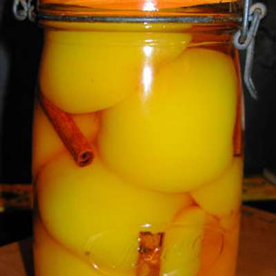 Spiced Peaches in Peach Wine - RecipeNode.com