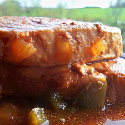Spicy and Tender Crock Pot Pork Chops - RecipeNode.com