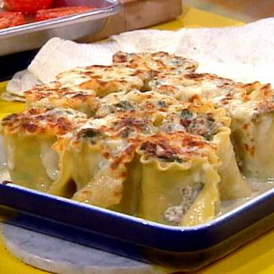 Spinach and Mushroom Lasagna Roll-ups with Gorgonzola Cream Sauce - RecipeNode.com