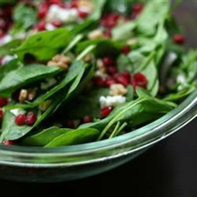 Spinach Pomegranate Salad - RecipeNode.com