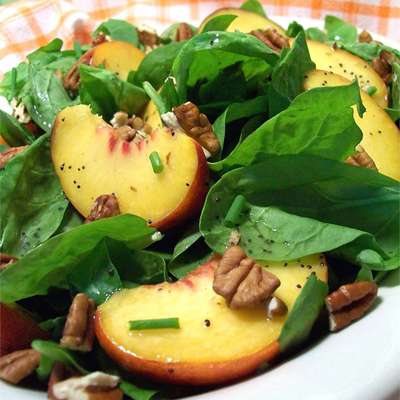 Spinach Salad with Peaches and Pecans - RecipeNode.com