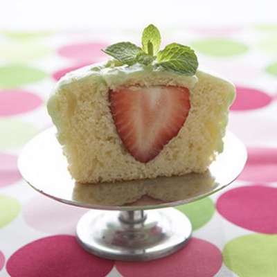 Strawberry-Lime Stuffed Cupcakes - RecipeNode.com