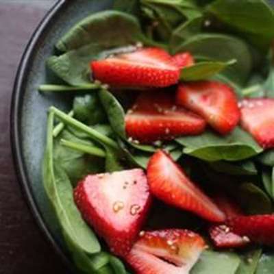 Strawberry Spinach Salad II - RecipeNode.com