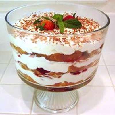 Strawberry Trifle - RecipeNode.com