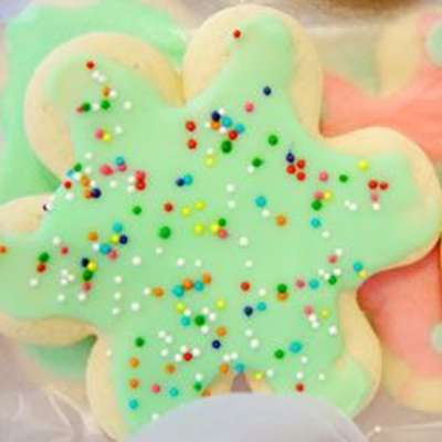 Sugar Cookies with Buttercream Frosting - RecipeNode.com