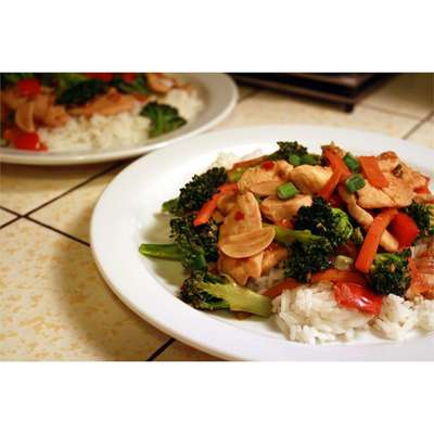 Sweet and Spicy Stir Fry with Chicken and Broccoli - RecipeNode.com