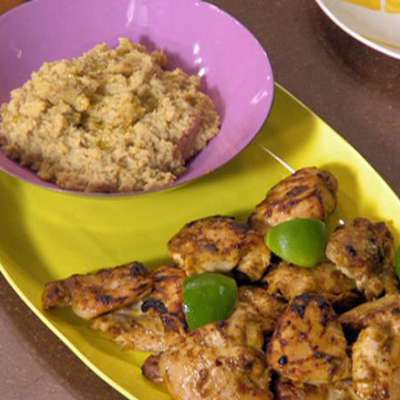 Tandoori Chicken with Mashed Chick Peas and Pepper and Onion Salad - RecipeNode.com