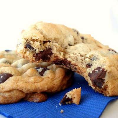 Thick, Soft, and Chewy Chocolate Chip Cookies - RecipeNode.com