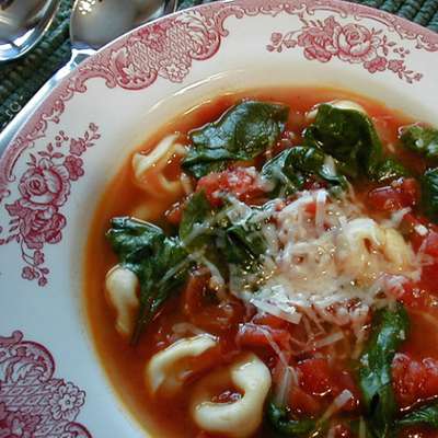 Tortellini Tomato Spinach Soup - RecipeNode.com