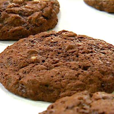 Triple Threat Chocolate Chip Cookies - RecipeNode.com