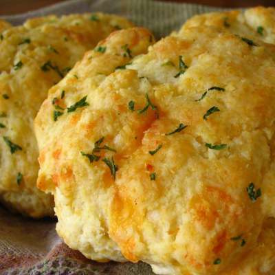 TSR Version of Red Lobster Cheddar Bay Biscuits by Todd Wilbur - RecipeNode.com