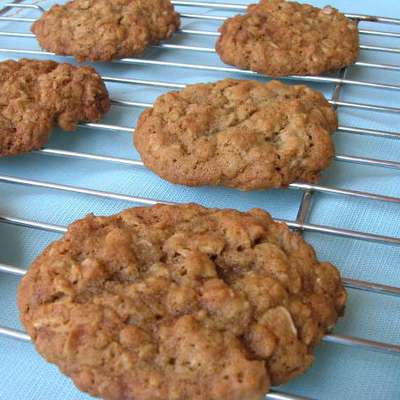 Vanishing Oatmeal Raisin Cookies - RecipeNode.com