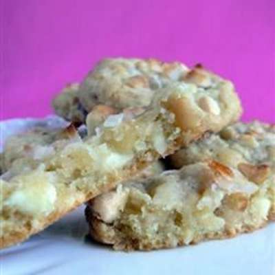 White Chocolate Macadamia Nut Cookies IV - RecipeNode.com